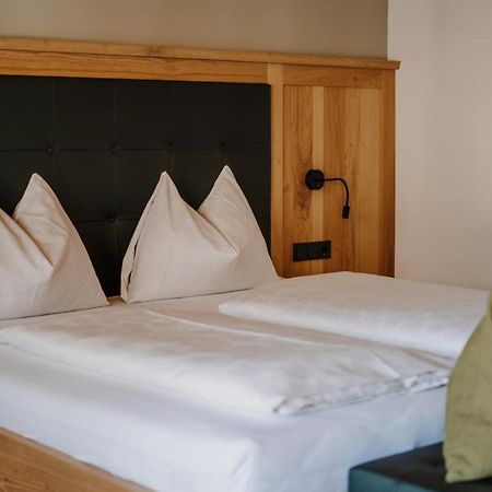 Hotel Weingut Klosterhof Caldaro Eksteriør bilde