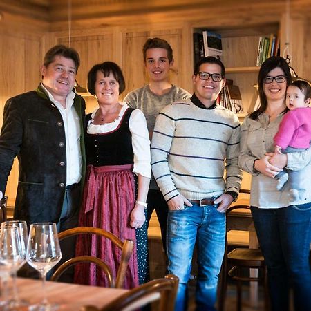 Hotel Weingut Klosterhof Caldaro Eksteriør bilde