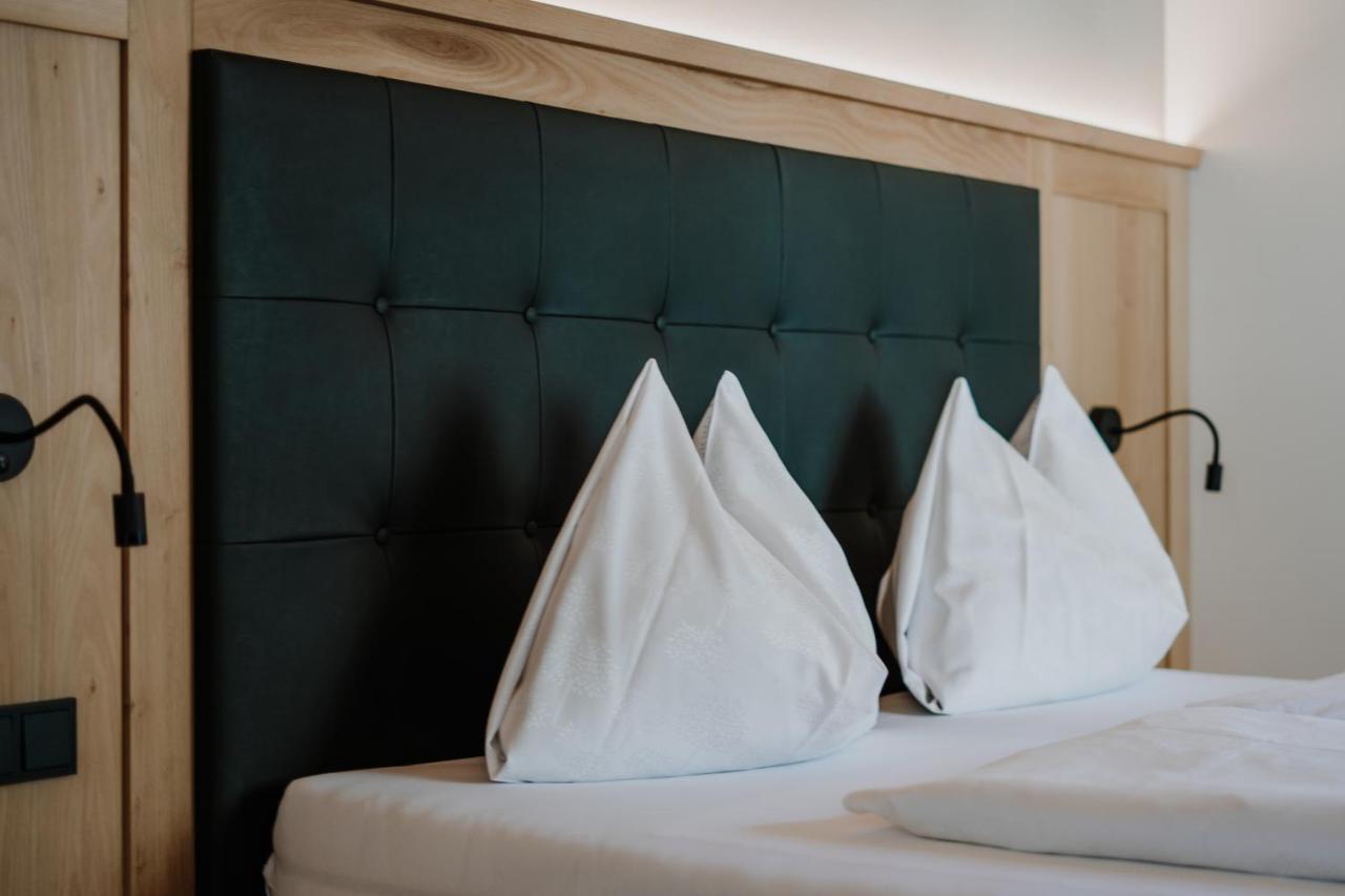 Hotel Weingut Klosterhof Caldaro Eksteriør bilde