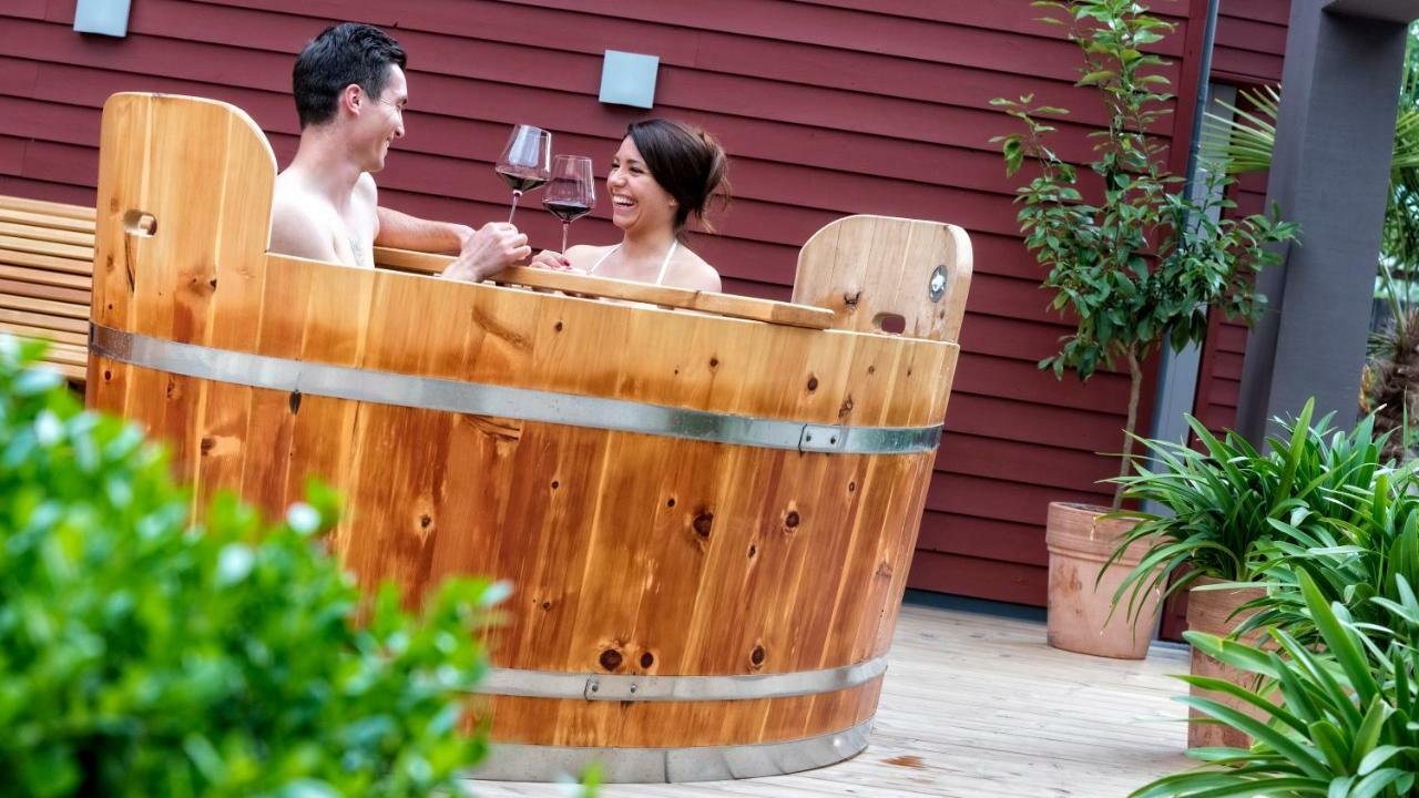 Hotel Weingut Klosterhof Caldaro Eksteriør bilde