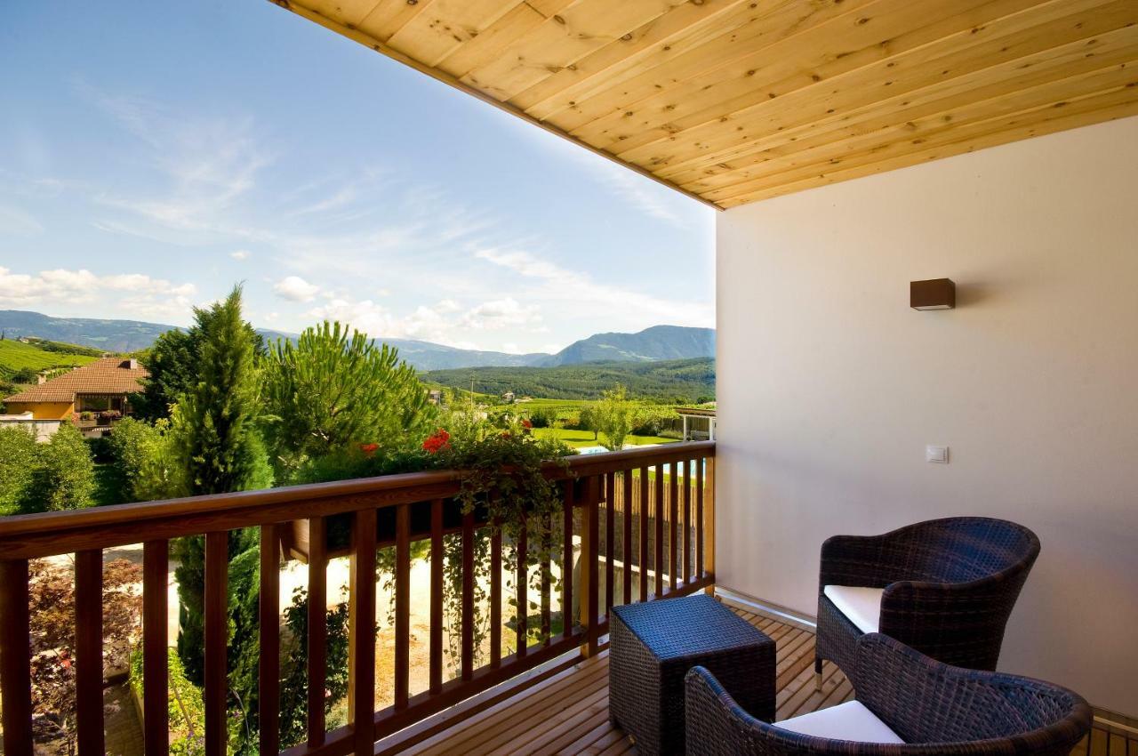 Hotel Weingut Klosterhof Caldaro Eksteriør bilde