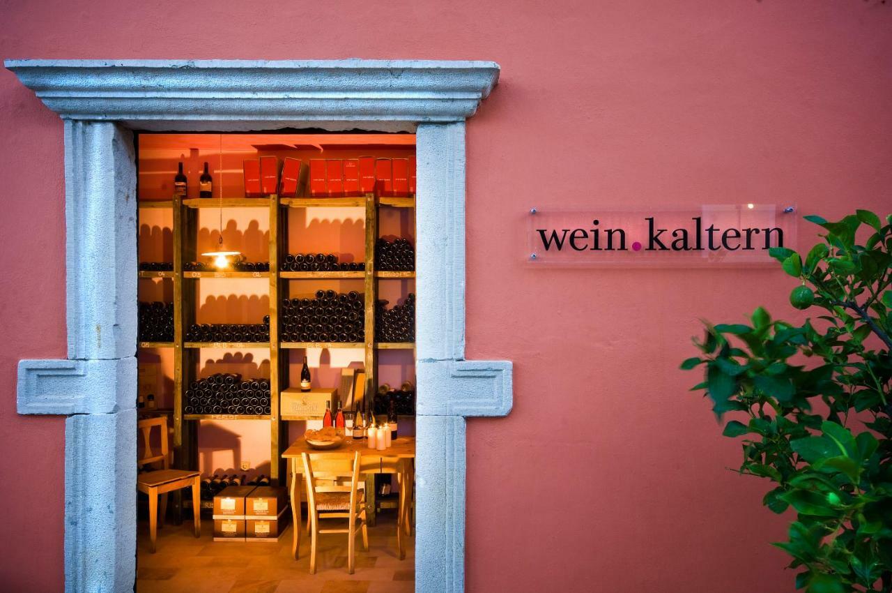 Hotel Weingut Klosterhof Caldaro Eksteriør bilde