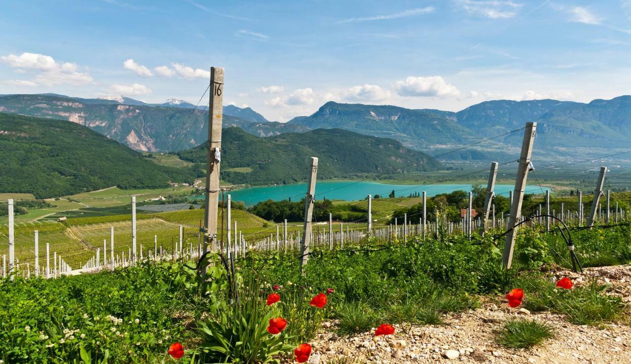 Hotel Weingut Klosterhof Caldaro Eksteriør bilde